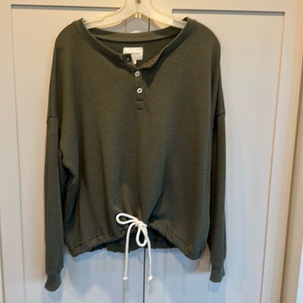 American Eagle AE size xs olive green sweatshirt NWOT